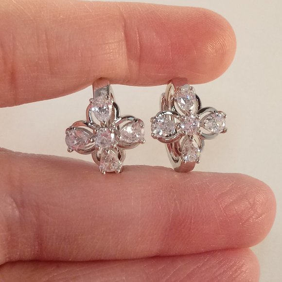 18K White Gold Filled Diamond Zircon Flower Cross Hoop Earrings Women's Gift - Picture 1 of 2